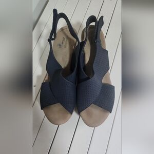 Clarka Ultimate Comfor Elegant Navy Sandals. Size:10M
